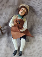 Byers' Choice Carolers CW "Williamsburg Cobbler" Figurine